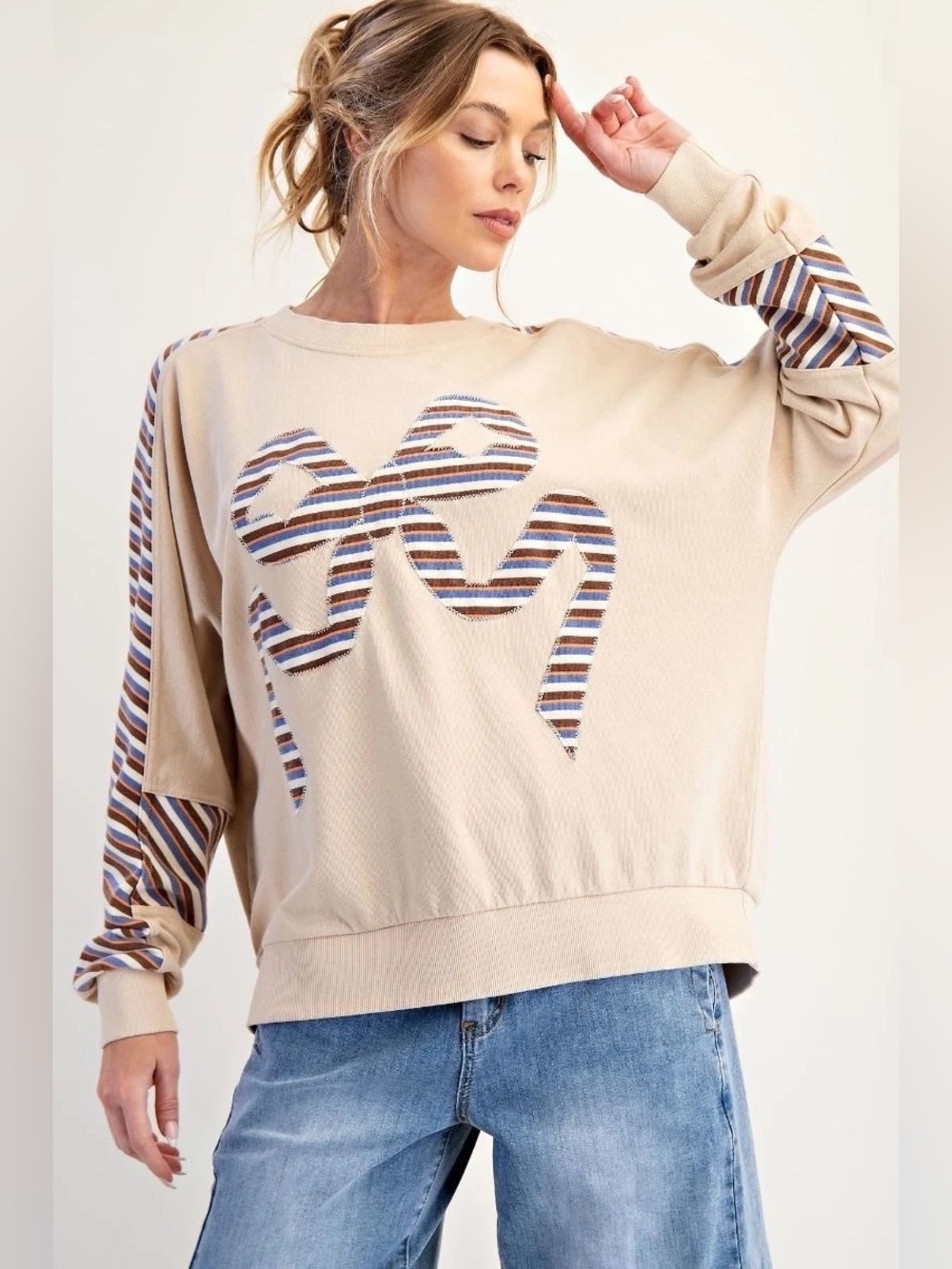 Easel Bow Patch Mineral Washed Terry Pullover
Oversized Large | NWT